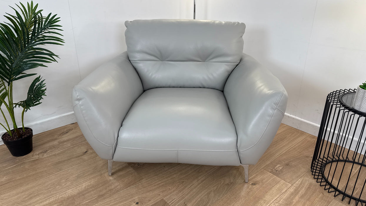 Europa - Leather Chair