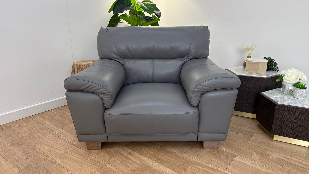 DFS The Mario Leather Chair