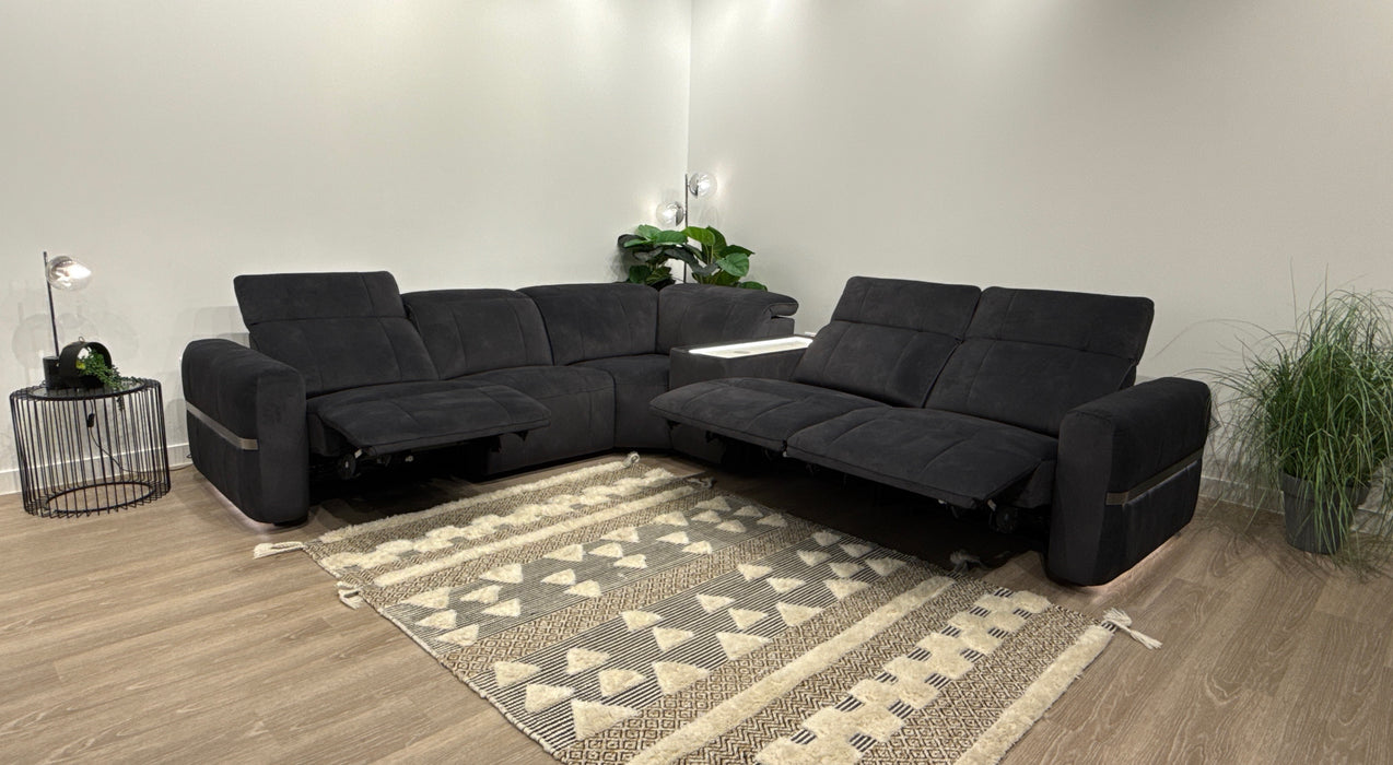 Sofology Lumiere Fabric 3 Corner Console 3 Power Triple Recliner/Headrest Gunmetal Trim Light Marble Console in Lifestyle Flecked Anthracite