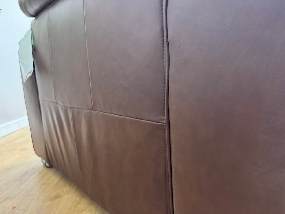 Kingsbridge Leather Loveseat - Trusty Embossed Chestnut (WA2)