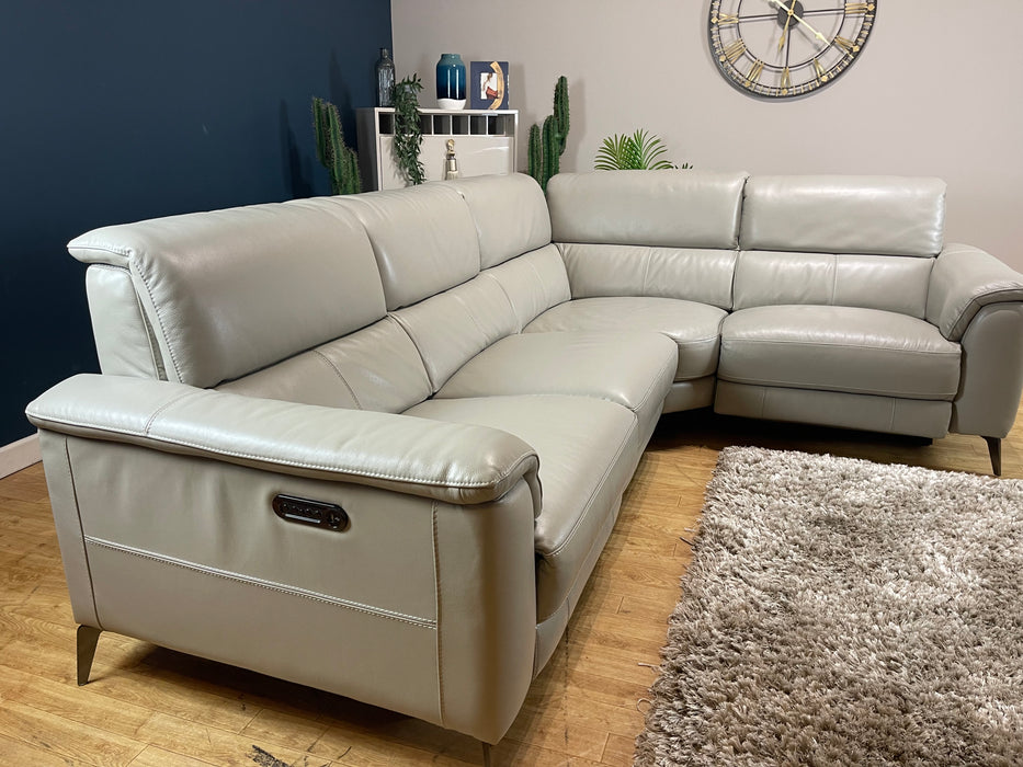 Illinois 2 Corner 1 - Trusty Soft Sheen Cloud Grey Leather - Power Recliner & Power Headrest (WA2)