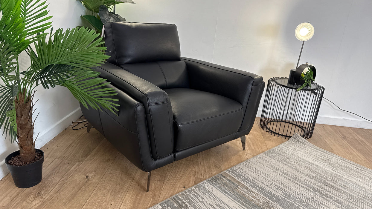 DFS The San Antonio Leather Recliner Chair in Super Club Black