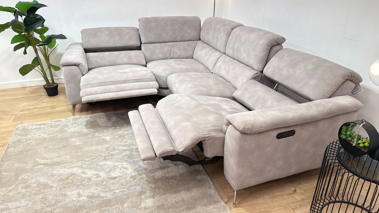 Sofology Illinois Fabric 1 Corner 2 Power Recliner/Headrest x 2 in Lifestyle Mottled Marble