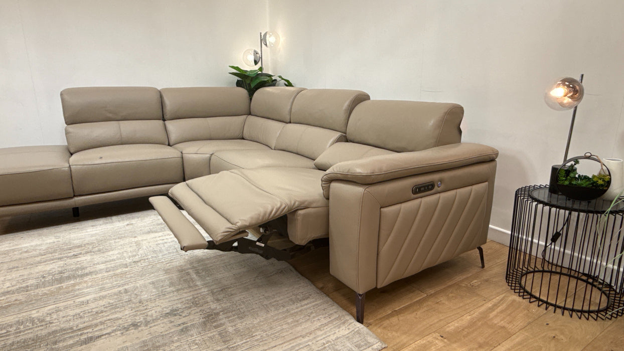 Sofology The Fratelli 1.5 Chaise Corner 3 Power Recliner/Headrest in Trusty Embossed Leather Stone
