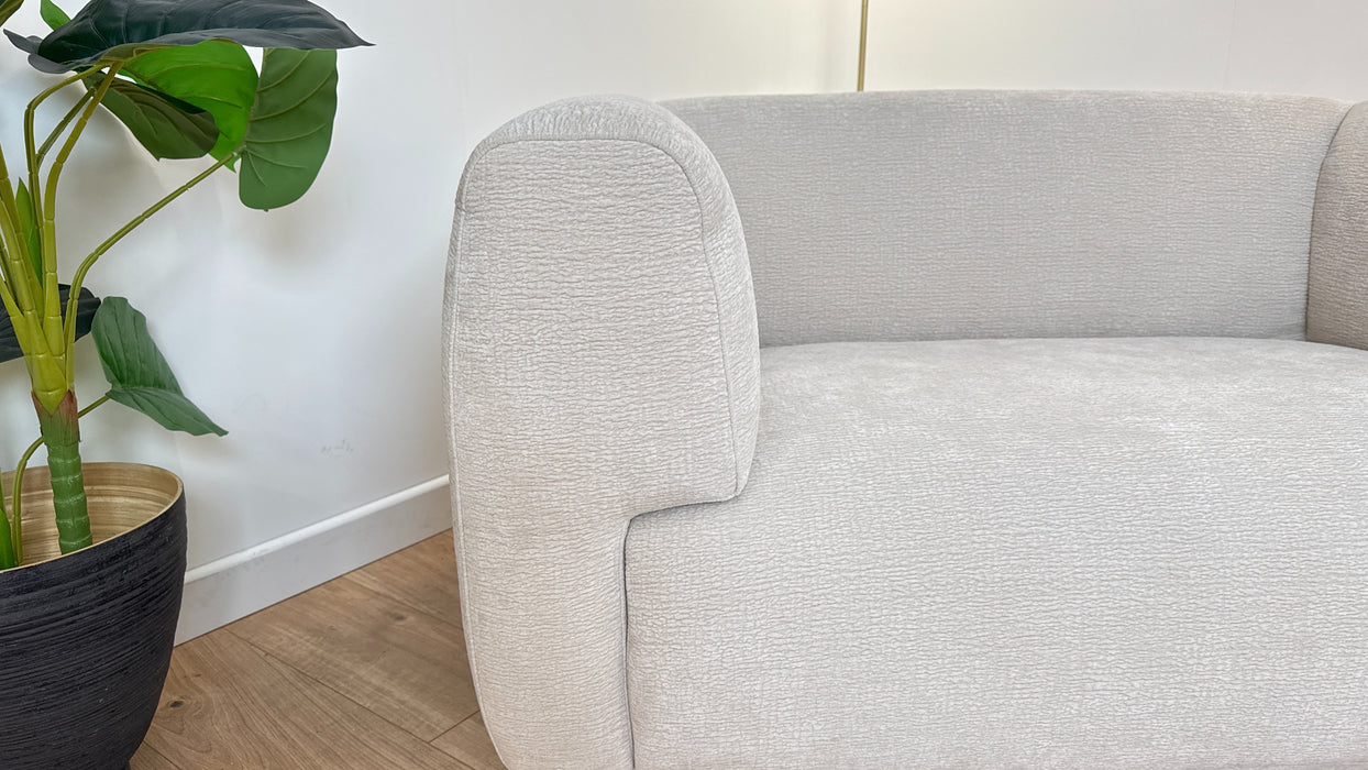 Nuvole - Loveseat - Heavy Textured Chenille