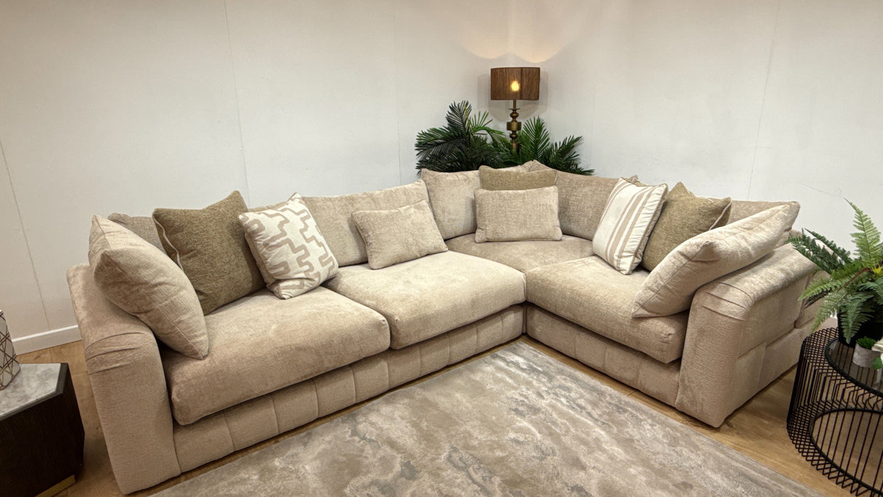 Sofology Westwood Fabric 3 Corner 1 No Trim in Teddy Chenille Natural Mix