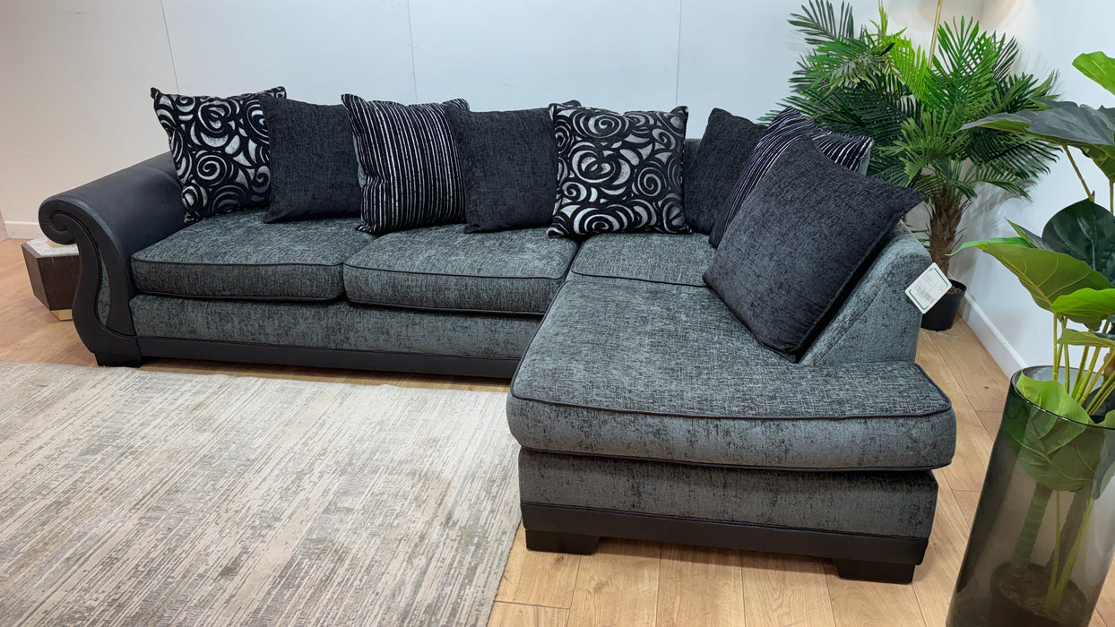 DFS Evisa In Charcoal & Black Combination