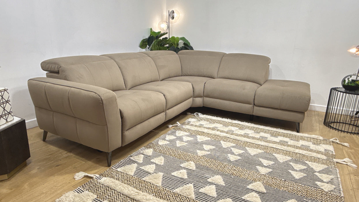 Sofology Jax 3 Corner 1.5 Power Chaise Power Recliner/Headrest in Sample Bella Latte