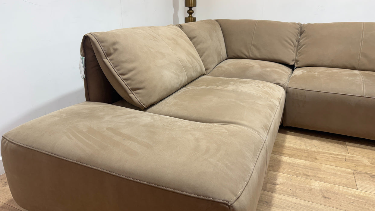 Sofology Tessuto Fabric Chaise 1 Corner 1 in Lifestyle Nubuck Feel Camel