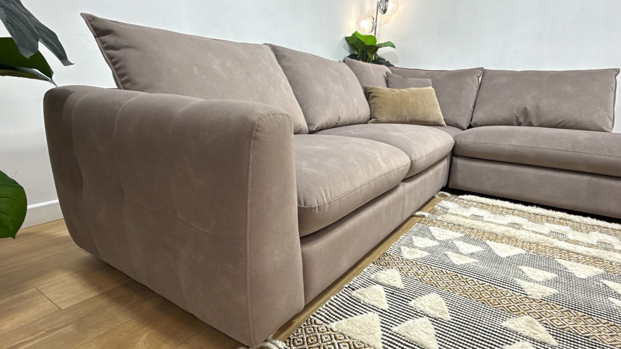 Sofology Hudson Fabric 3 Corner 1.5 Chaise in Lifestyle Flecked Nutmeg