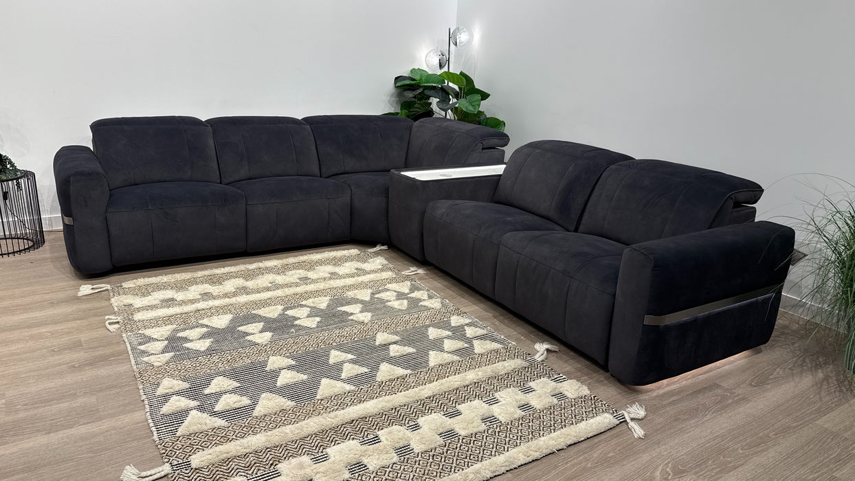 Sofology Lumiere Fabric 3 Corner Console 3 Power Triple Recliner/Headrest Gunmetal Trim Light Marble Console in Lifestyle Flecked Anthracite