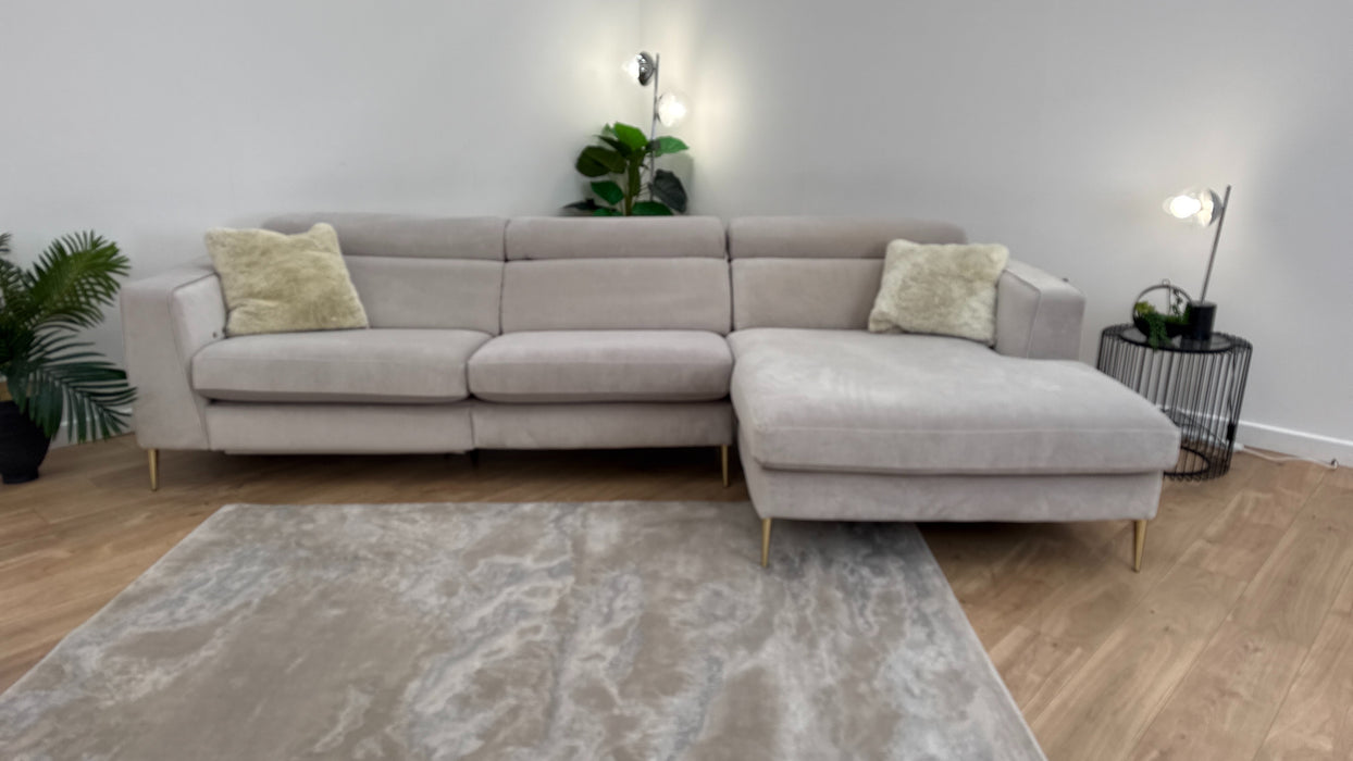 DFS Gh100 Large Media Chaise in Natural