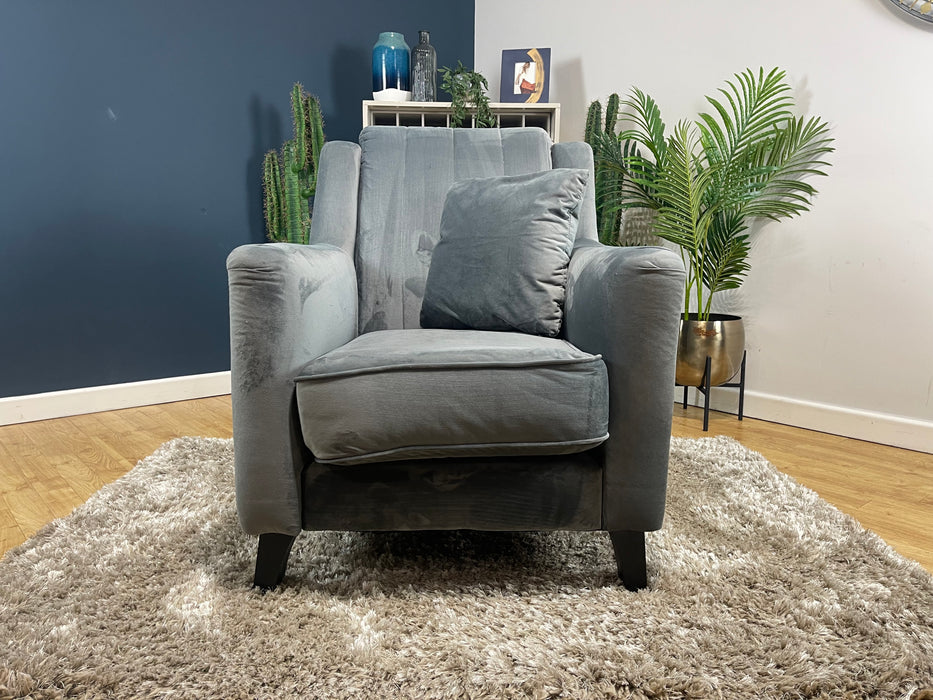Fluted Isla Accent Chair Anthracite Fabric (WA2)