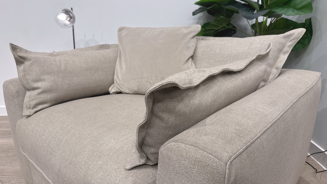 Sofology Gaia Loveseat in Buckingham Linen Mix
