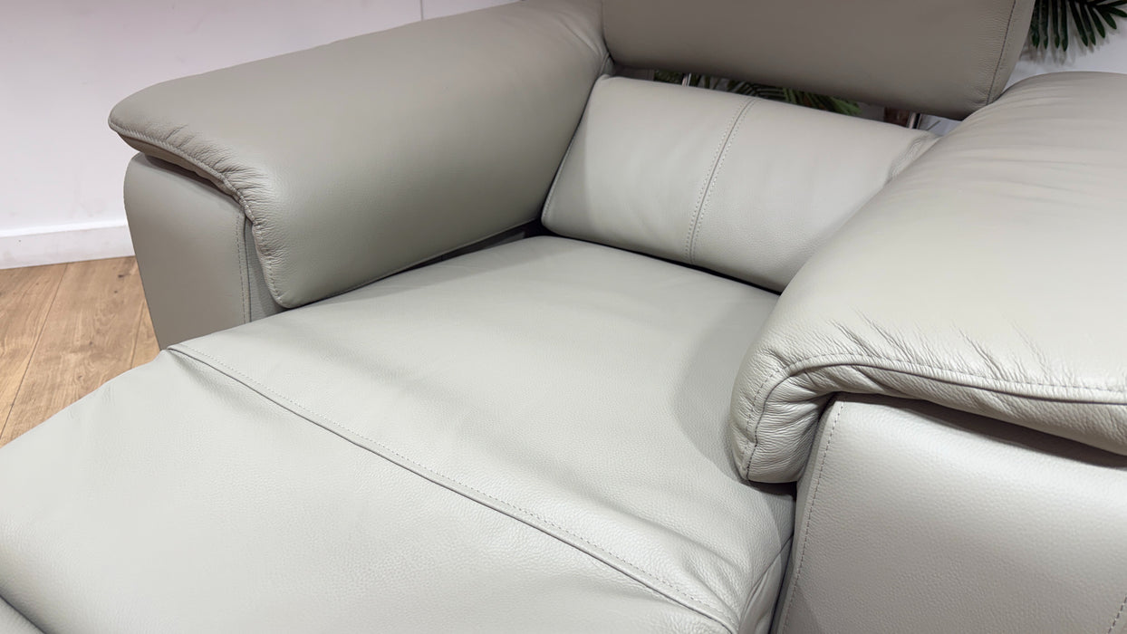 Sofology Fratelli Leather Chair Power Recliner/Headrest in Trusty Embossed Light Grey