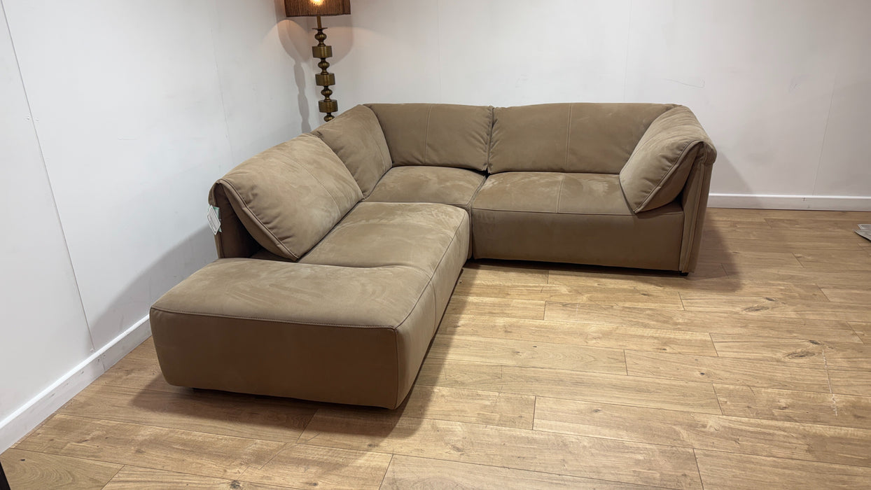 Sofology Tessuto Fabric Chaise 1 Corner 1 in Lifestyle Nubuck Feel Camel