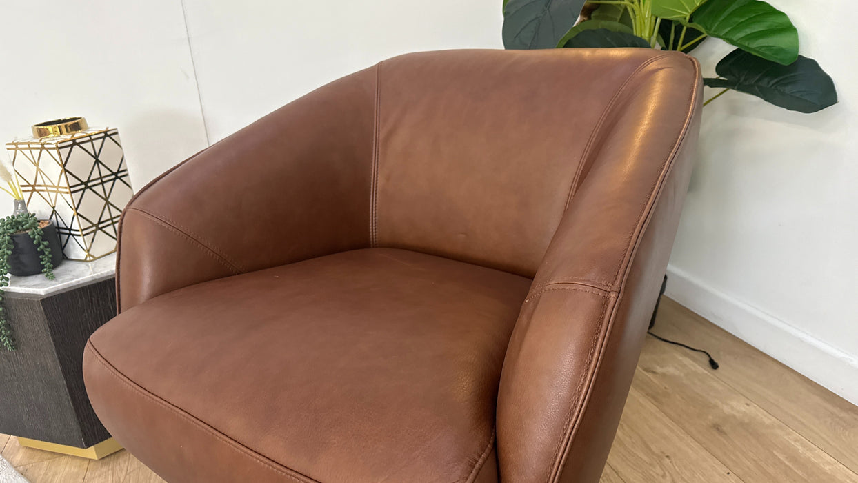Sofology Adler Leather Swivel Chair in Relaxed Soft Brown