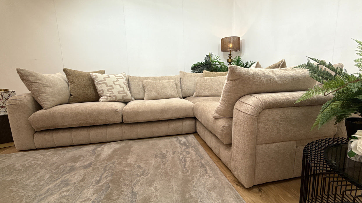 Sofology Westwood Fabric 3 Corner 1 No Trim in Teddy Chenille Natural Mix