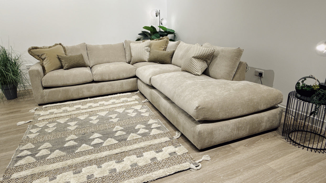 Sofology Moderna Fabric 3 Corner 1.5 + Armless Unit in Chenille Wicker