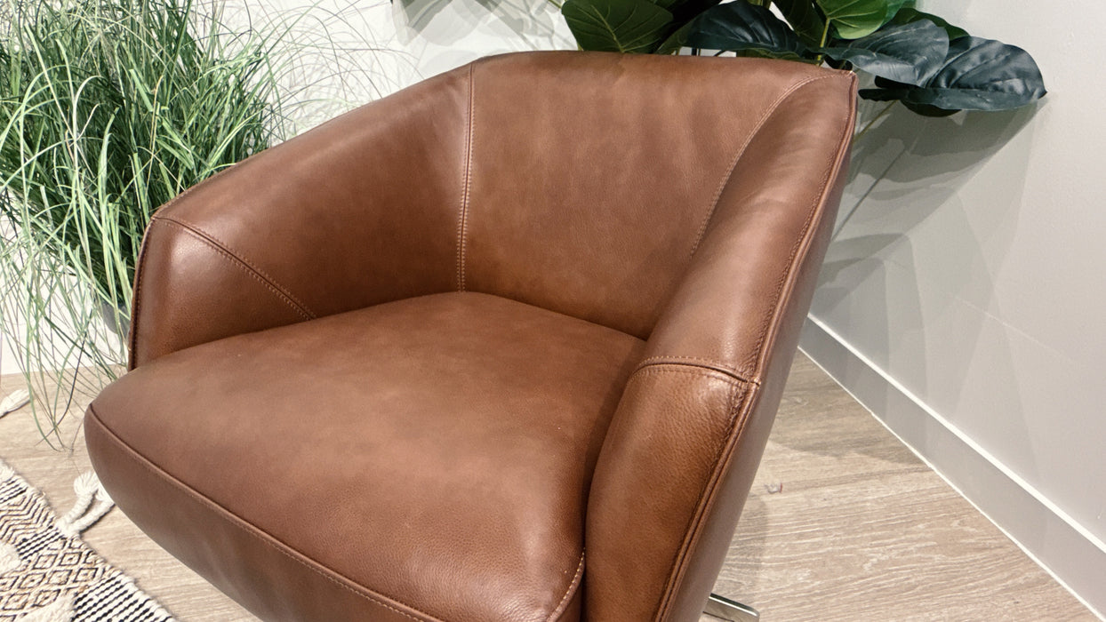 Sofology Adler Leather Swivel Chair in Relaxed Soft Brown