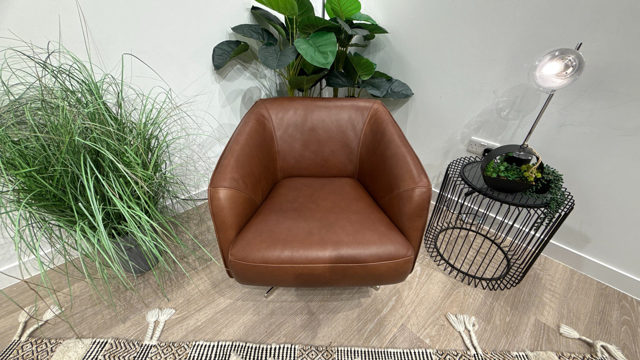 Sofology Adler Leather Swivel Chair in Relaxed Soft Brown