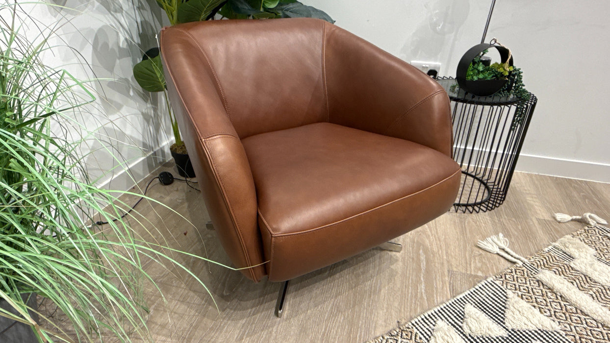 Sofology Adler Leather Swivel Chair in Relaxed Soft Brown