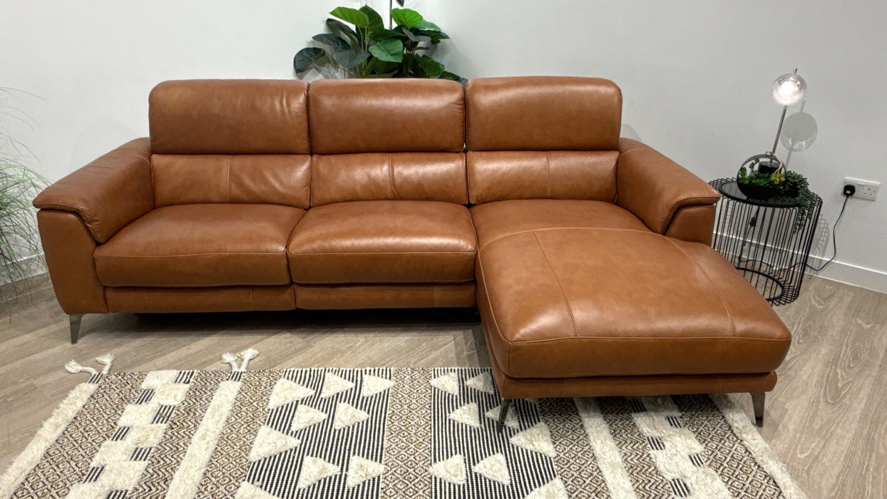 Sofology Illinois Leather 3 Seater Chaise Power Recliner/Headrest in Relaxed Soft Tan