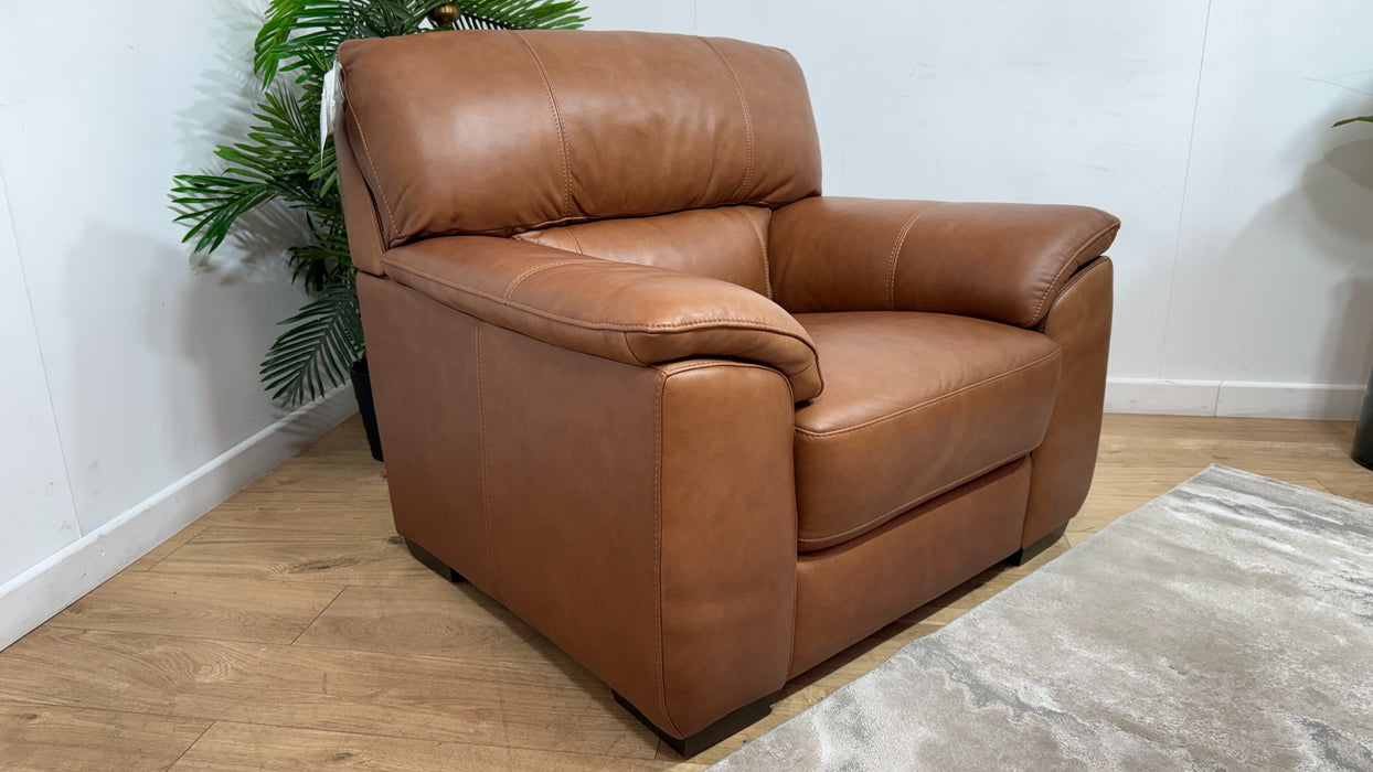Sofology Santina Leather Chair in Relaxed Soft Tan