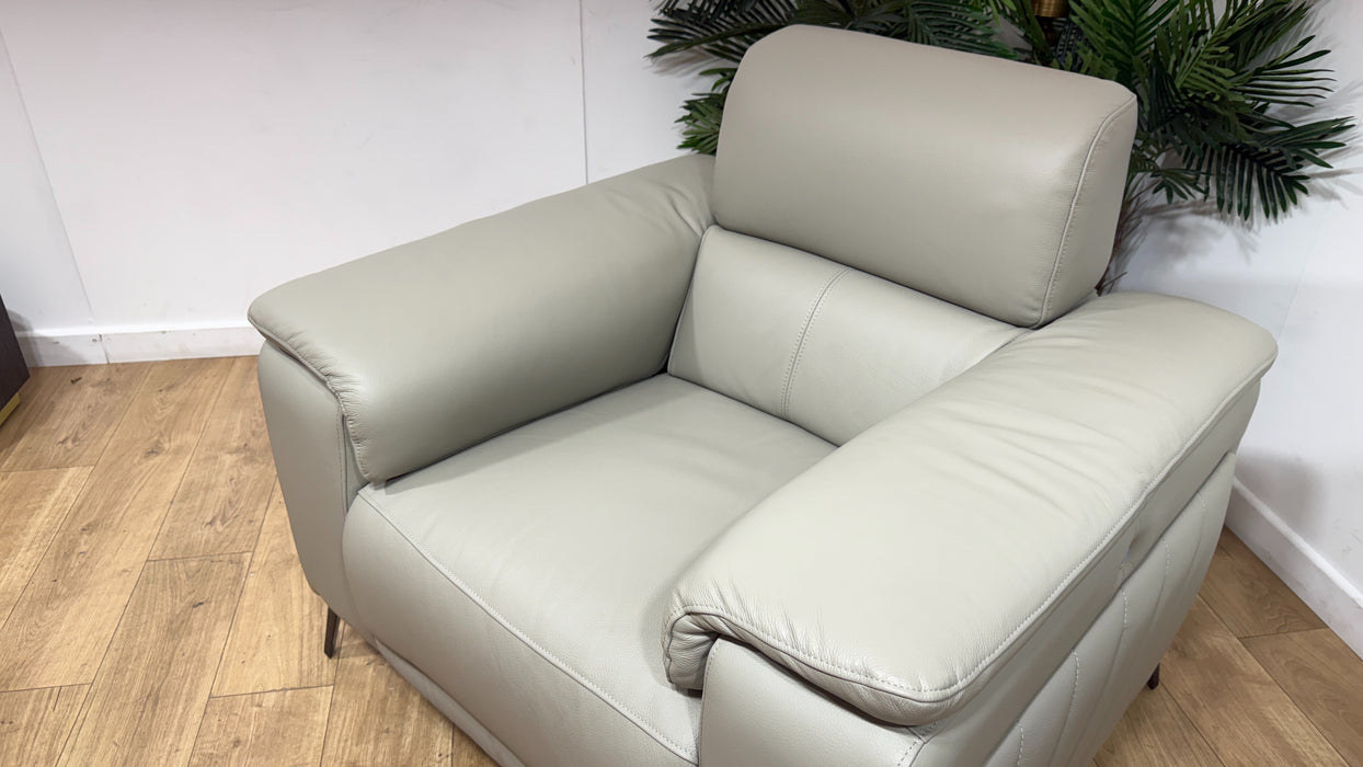 Sofology Fratelli Leather Chair Power Recliner/Headrest in Trusty Embossed Light Grey