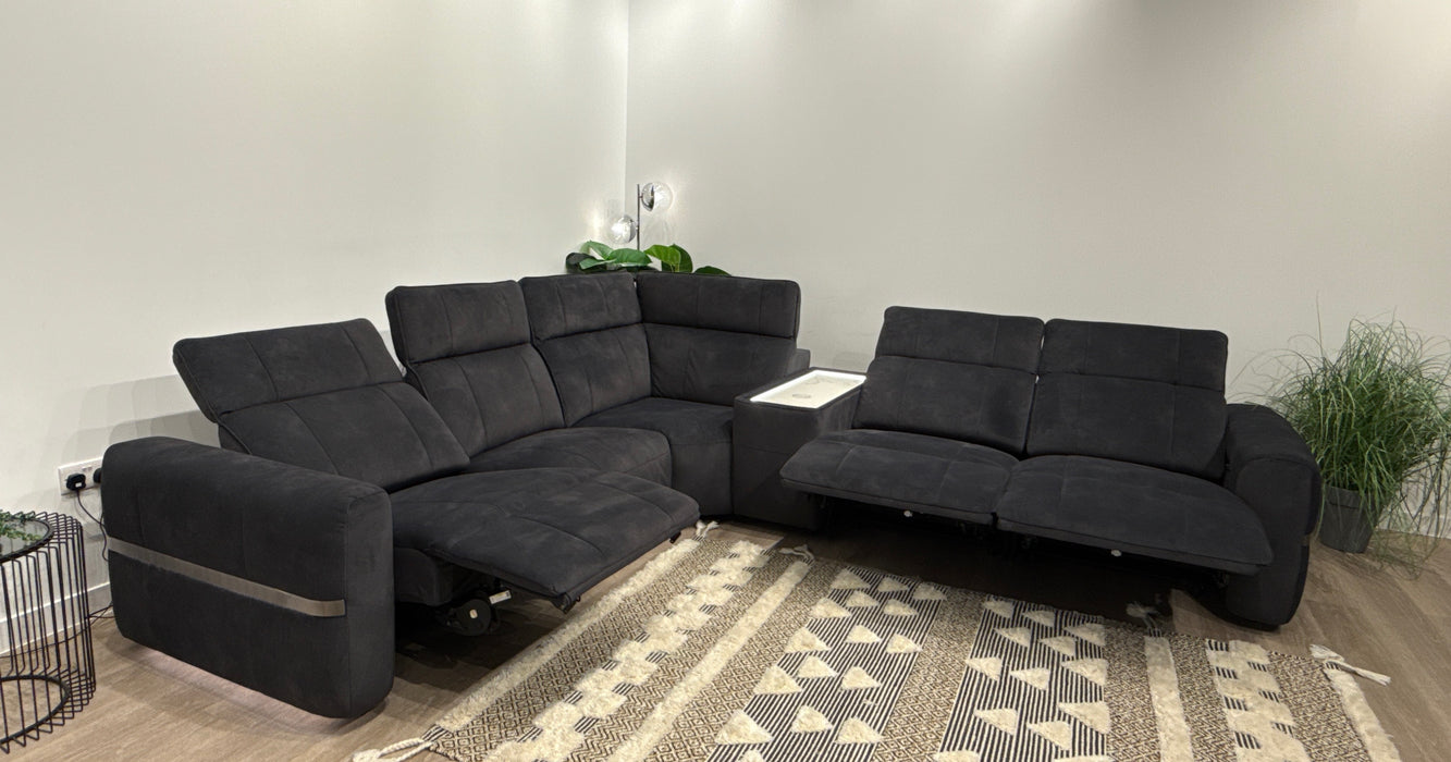 Sofology Lumiere Fabric 3 Corner Console 3 Power Triple Recliner/Headrest Gunmetal Trim Light Marble Console in Lifestyle Flecked Anthracite