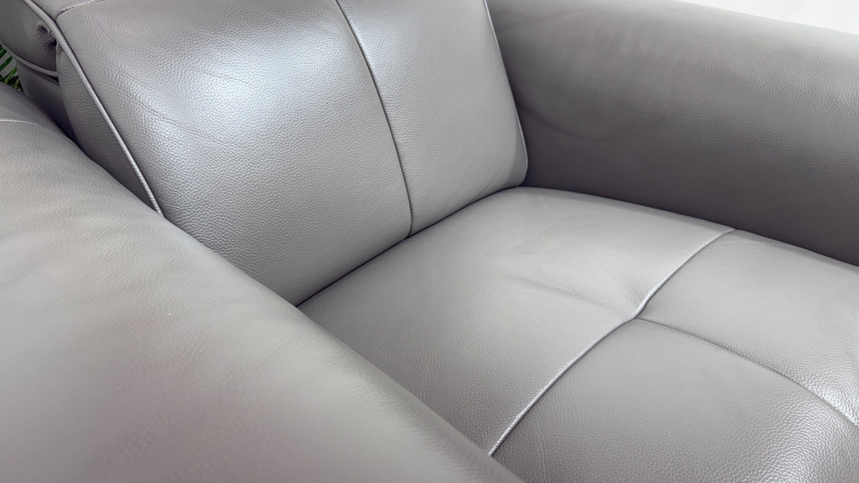 Sofology Riviera Leather Chair Power Recliner/Headrest in Trusty Embossed Elephant