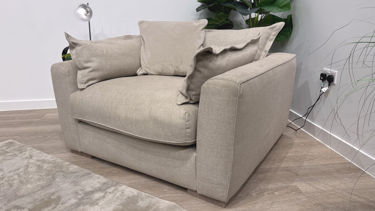 Sofology Gaia Loveseat in Buckingham Linen Mix