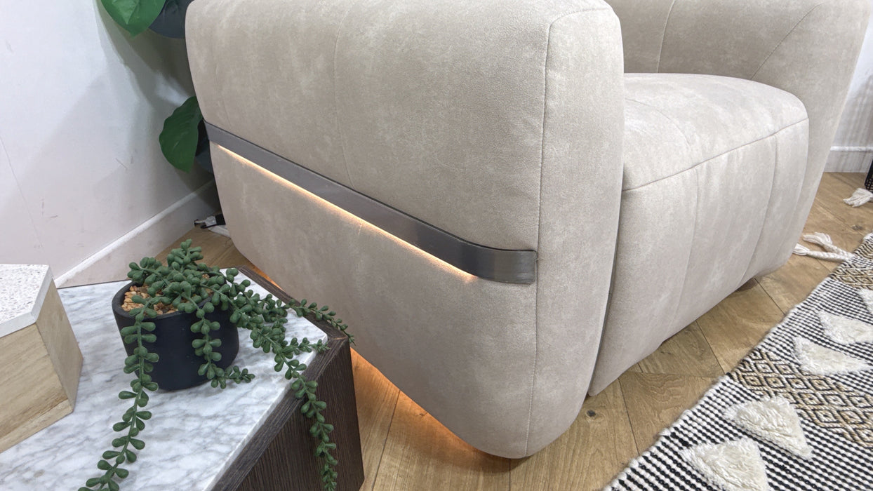 Sofology Fabric Chair Power Recliner/Headrest Heated Seat in Lifestyle Flecked Ivory