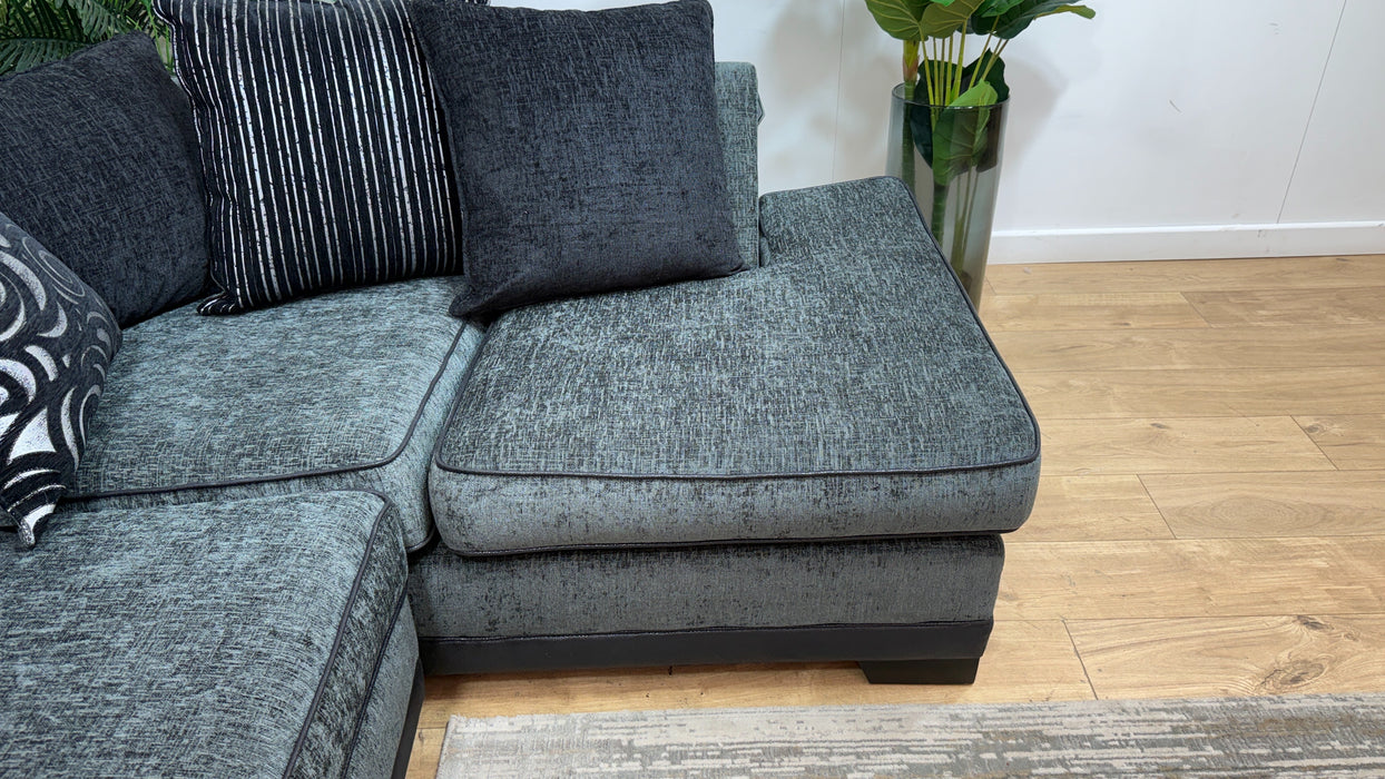 DFS Evisa In Charcoal & Black Combination