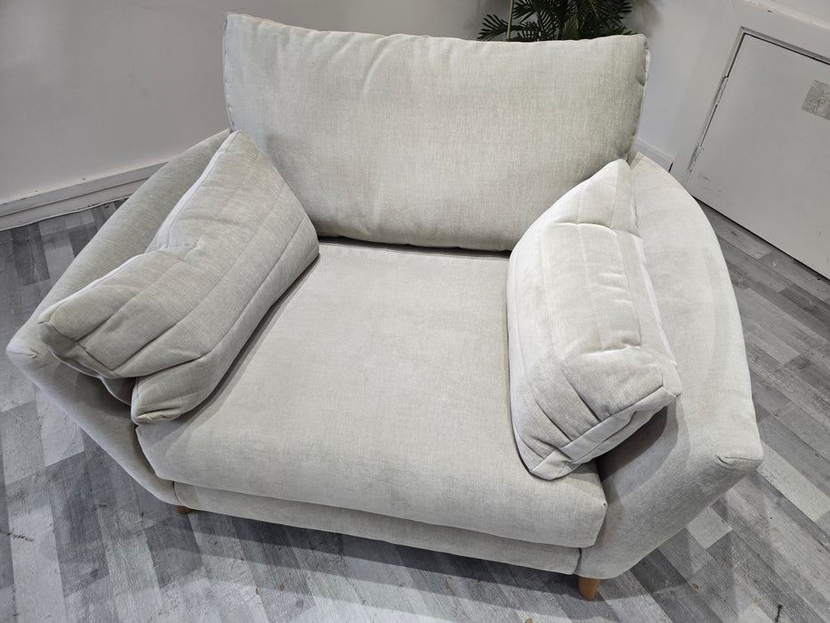 Sapporo 1.5 Seater  -  Manolo Ecru Mix