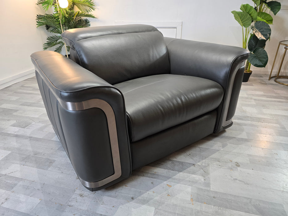 Plaza Loveseat - Trusty Embossed Leather Charcoal - Power Recliner