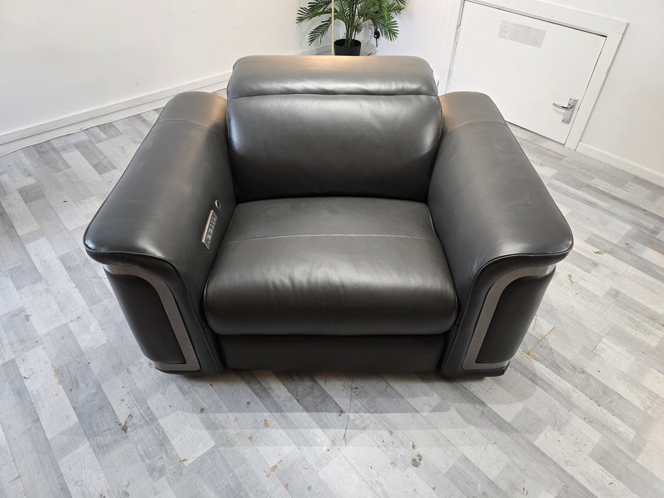 Plaza Loveseat - Trusty Embossed Leather Charcoal - Power Recliner