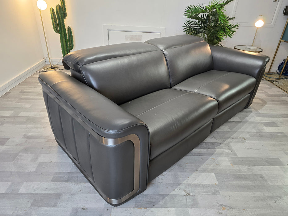 Plaza 2.5 Seater - Trusty Embossed Leather Charcoal