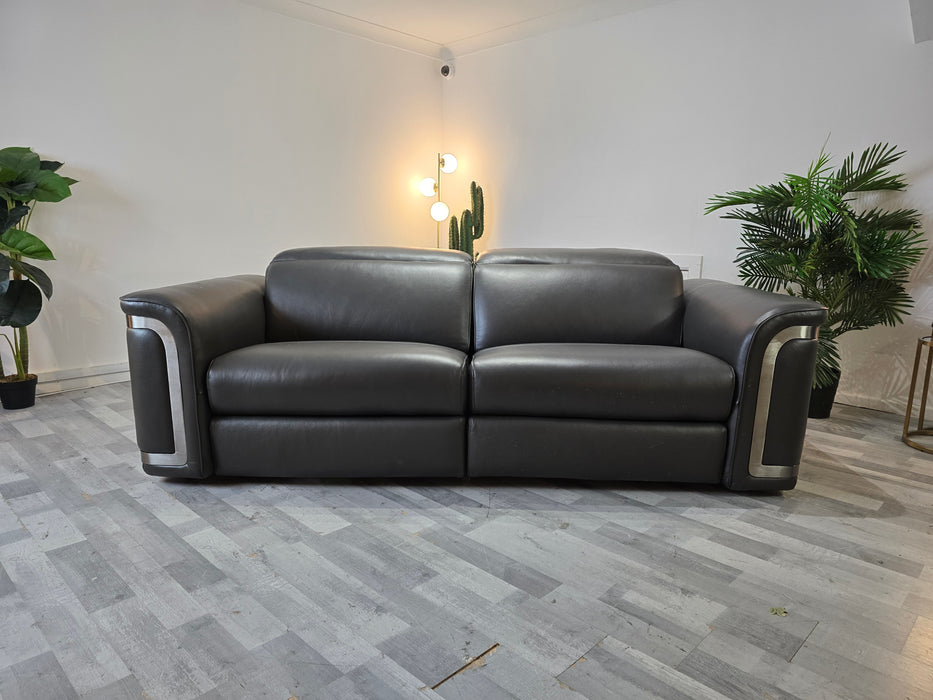 Plaza 2.5 Seater - Trusty Embossed Leather Charcoal