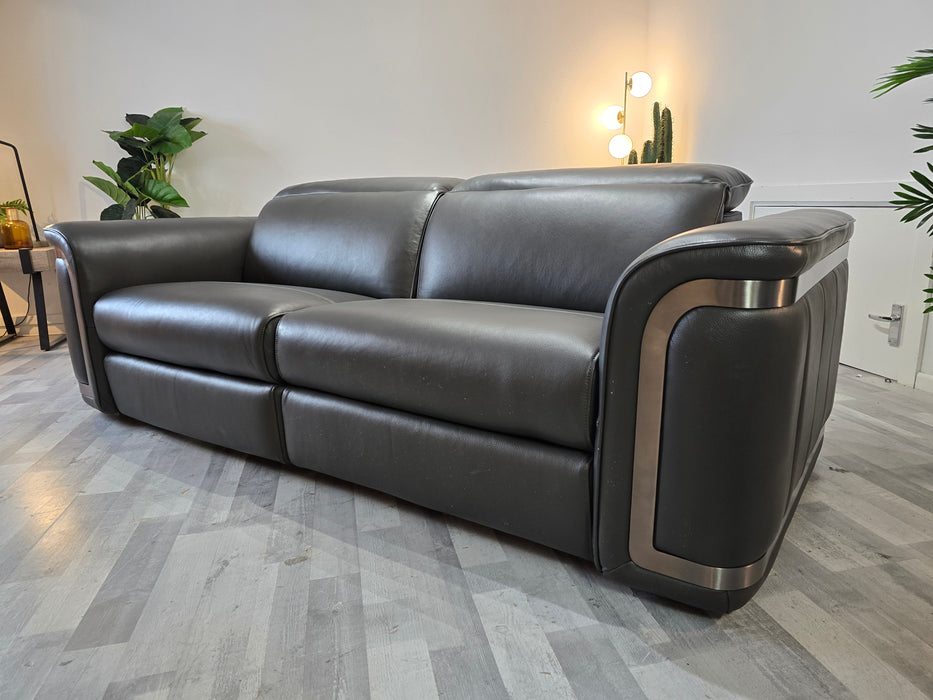 Plaza 2.5 Seater - Trusty Embossed Leather Charcoal