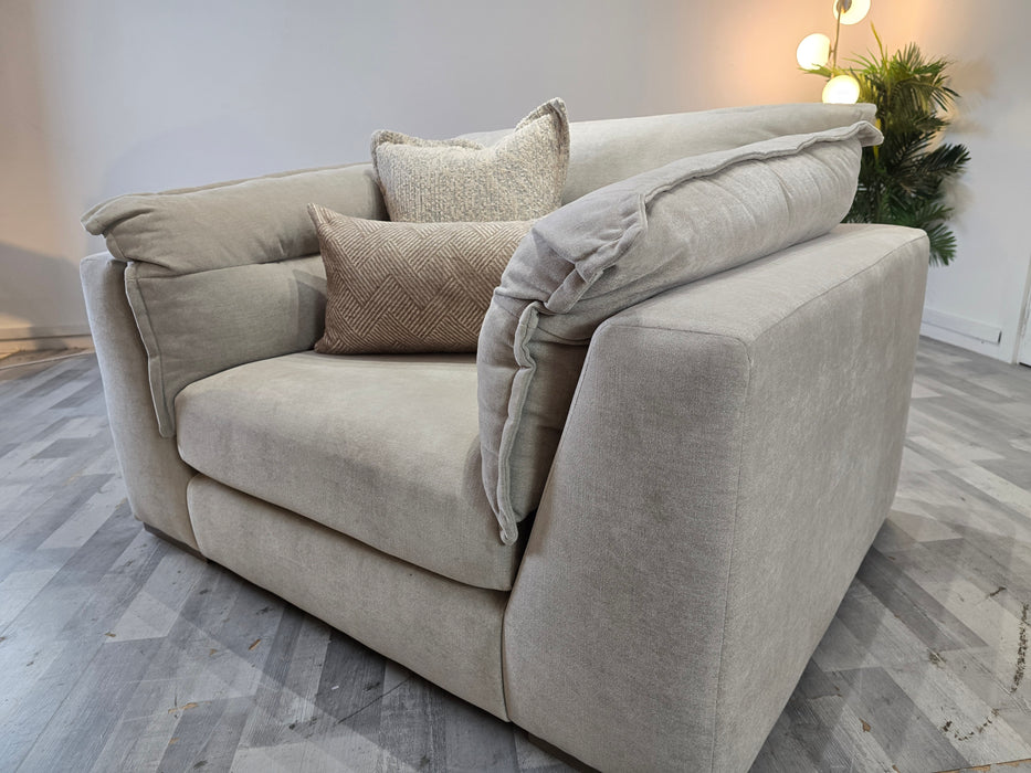 Strato 1.5 seater - Chenille Linen/Natural Mix