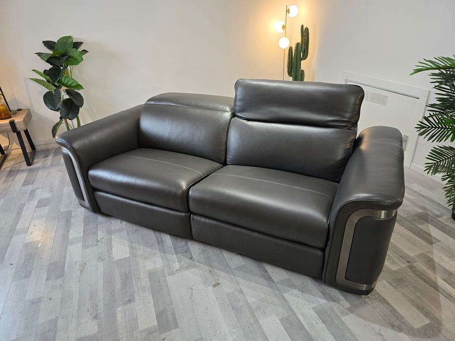 Plaza 2.5 Seater - Trusty Embossed Leather Charcoal