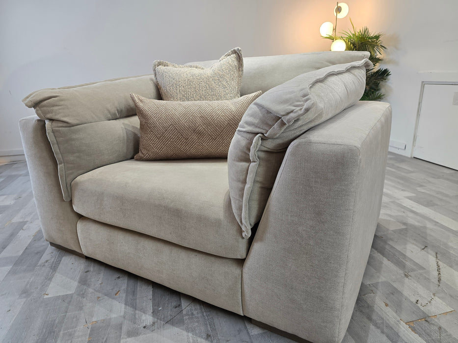 Strato 1.5 seater - Chenille Linen/Natural Mix