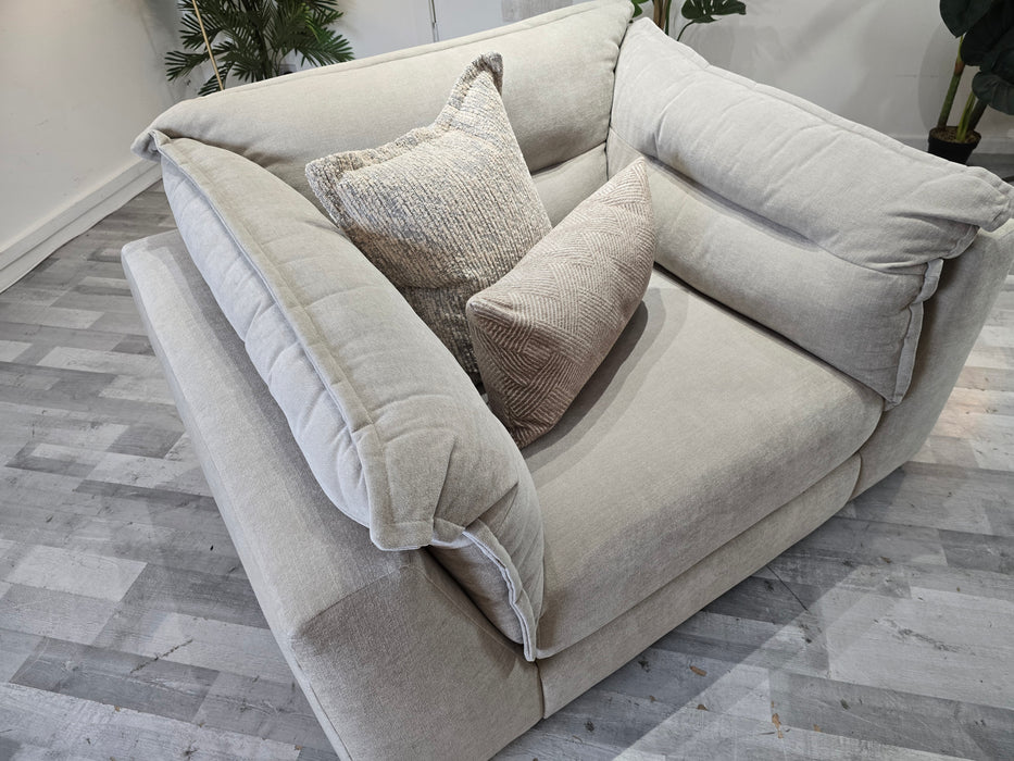 Strato 1.5 seater - Chenille Linen/Natural Mix