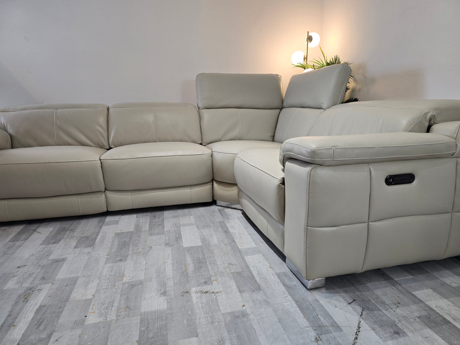 Laurence 3 Corner 1 - Trusty Soft Sheen Leather Silver - Power Recliner